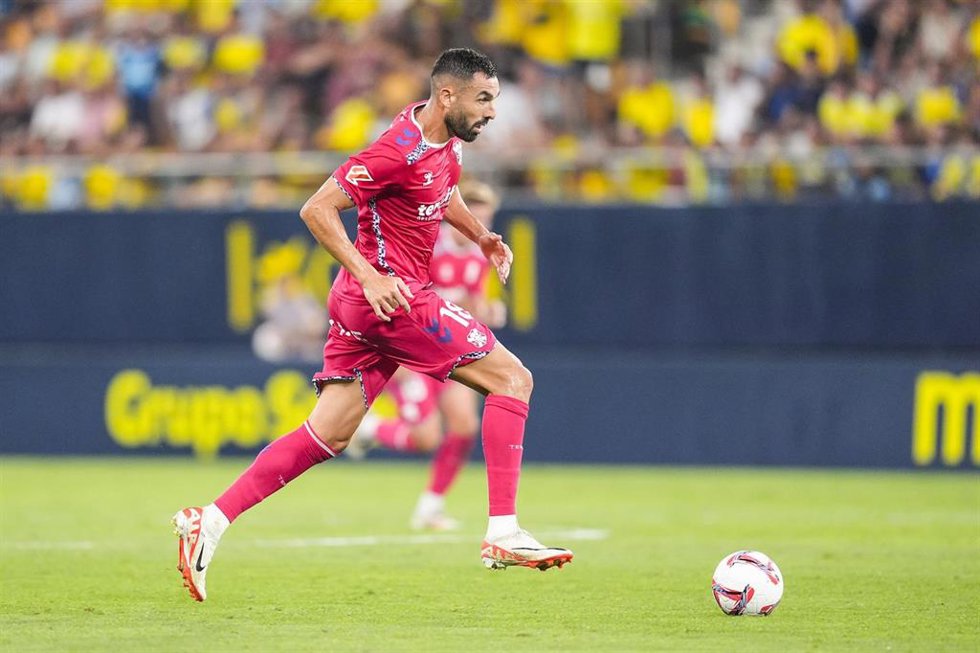 Archivo - Enric Gallego, en un partido con el CD Tenerife.