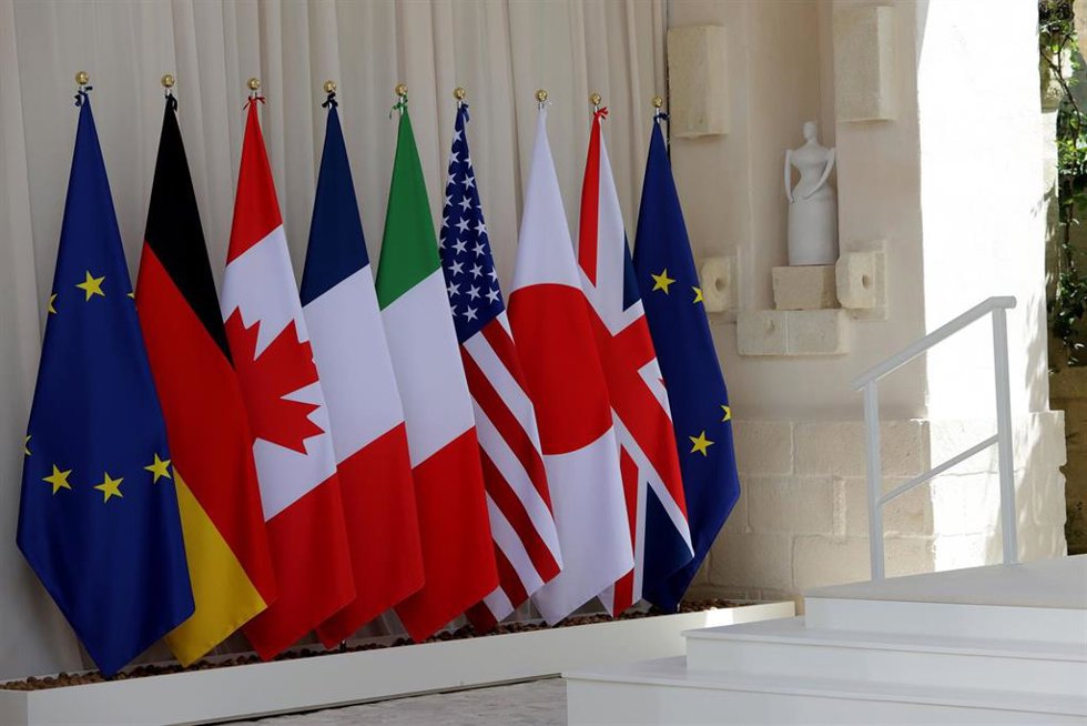 Archivo - Banderas de los países miembos del G7.