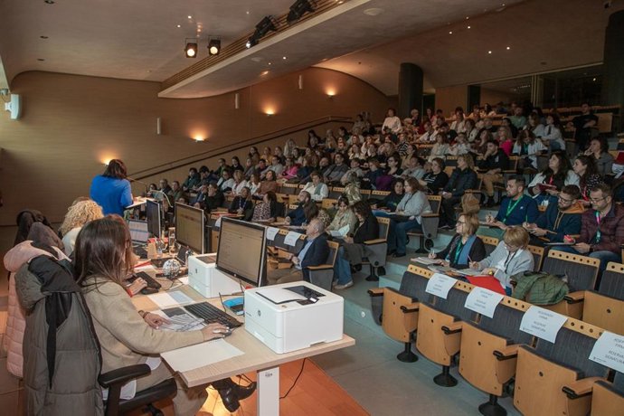 El IBSalut adjudica 101 plazas de auxiliares administrativos con nombramientos de interinos y larga duración