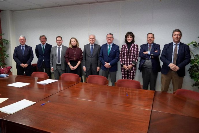 Imagen de la reunión de la Agencia Provincial Tributaria de Huelva.