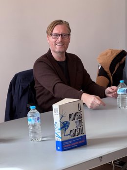 El escritor sueco Anders de la Motte.