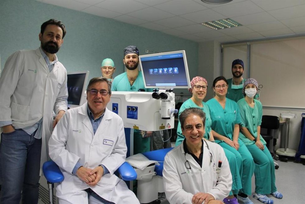 El Hospital Universitario Mancha Centro supera las 2.500 operaciones de cataratas utilizando un robot de última generación.