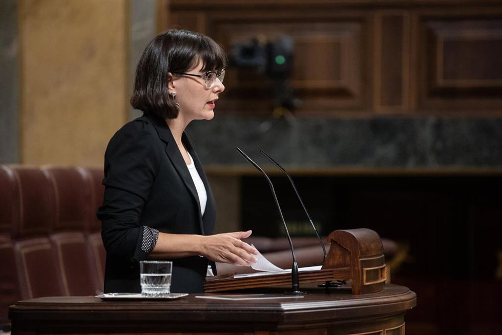 Archivo - La diputada de Sumar en Comú Podem Julia Boada interviene durante una sesión plenaria en el Congreso de los Diputados, a 15 de octubre de 2024, en Madrid (España). El Pleno del Congreso decide hoy si tramita una propuesta del PP para reformar 