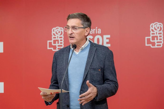 Imagen del parlamentario autonómico por el PSOE de Almería, José Luis Sánchez.