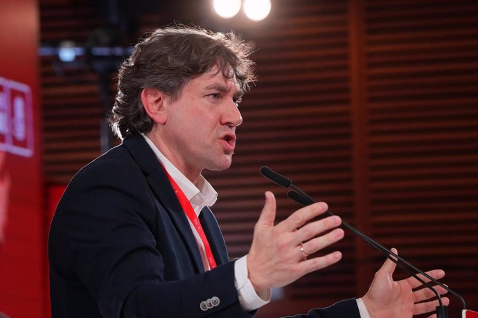 Eneko Andueza, tras ser reelegido secretario general del PSE-EE.