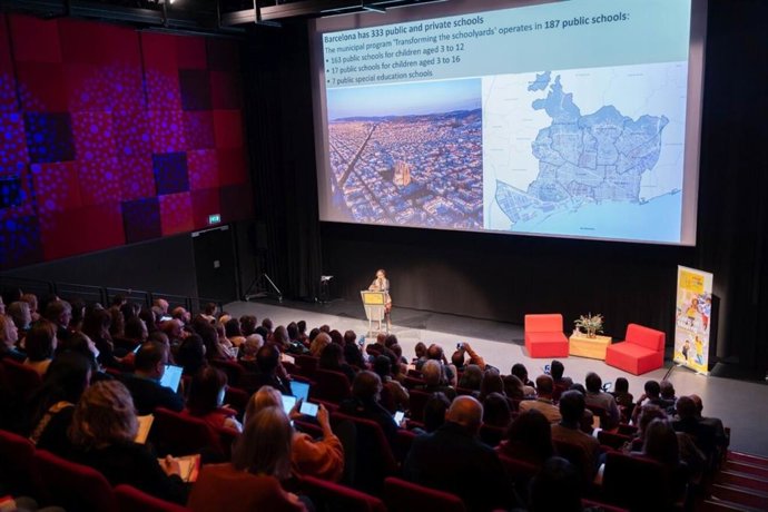 Presentación del programa 'Transformem els patis'