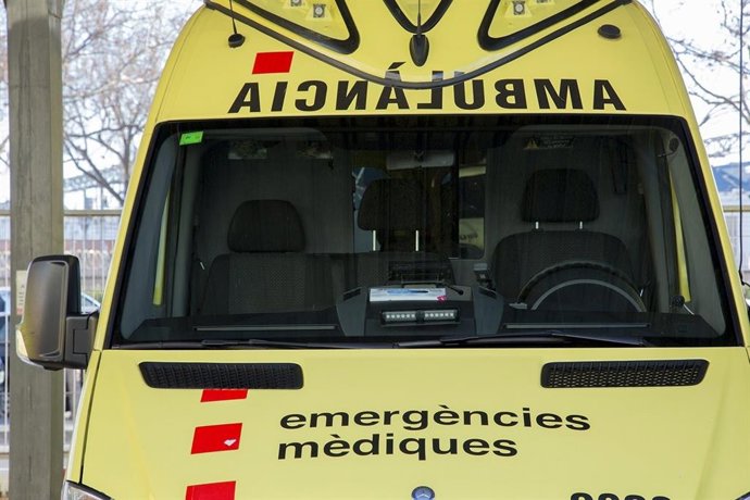 Archivo - Arquivo - EMS Ambulance