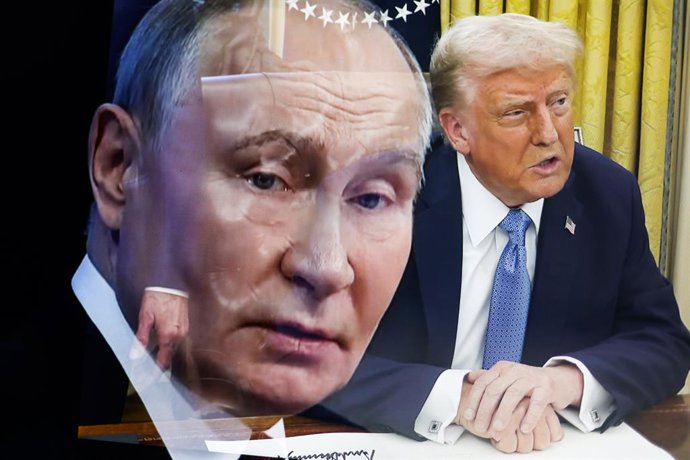 13 de fevereiro de 2025, Moscou, Rússia: Esta imagem ilustrativa mostra o presidente russo Vladimir Putin (à esquerda) e o presidente dos Estados Unidos Donald Trump (à direita). Uma longa conversa telefônica ocorreu entre o presidente russo, Vladimir Put