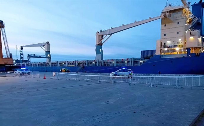 El buque en el puerto de Vigo. 