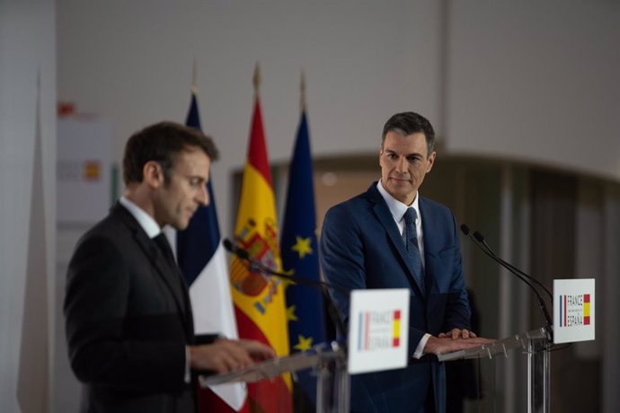 Archivo - Arxiu - El president de França, Emmanuel Macron, compareix després de la signatura d'un Tractat d'Amistat entre els seus respectius països, durant la XXVII Cim Hispà-Francès, en el Museu Nacional d'Art de Catalunya (MNAC), a 19 de gener de 2023,