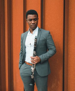 Archivo - Carlos Ferreira debuta como solista invitado con la Orquesta de Extremadura interpretando el concierto para clarinete de Mozart