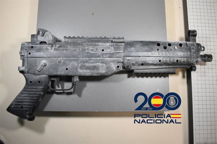 Arma simulada utilizada en el atraco a una farmacia en San Fernando.