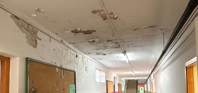 Humedades en el CEIP Tierno Galván.