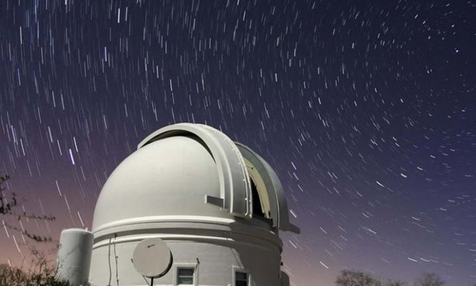 Cúpula do Telescópio Samuel Oschin no Observatório Palomar, na Califórnia