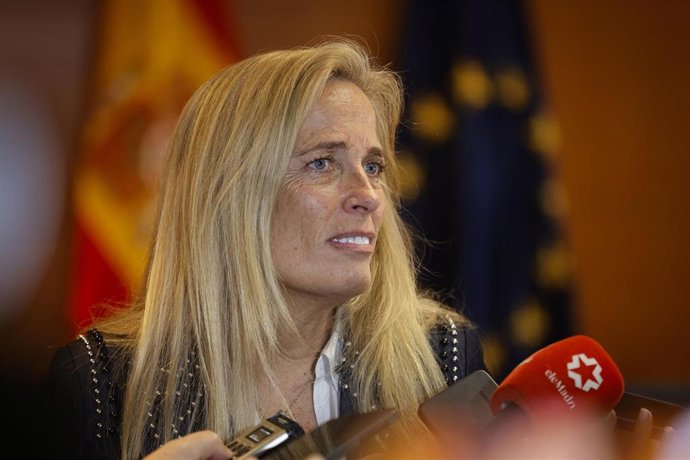 Archivo - La consejera de Economía, Hacienda y Empleo de la Comunidad de Madrid, Rocío Albert