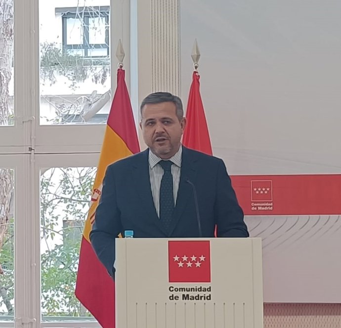 El consejero de Vivienda, Transportes e Infraestructuras, Jorge Rodrigo