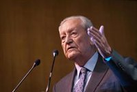 PSOE-A propone que el Pleno del Parlamento declare esta semana a Escuredo como "padre de la autonomía andaluza"