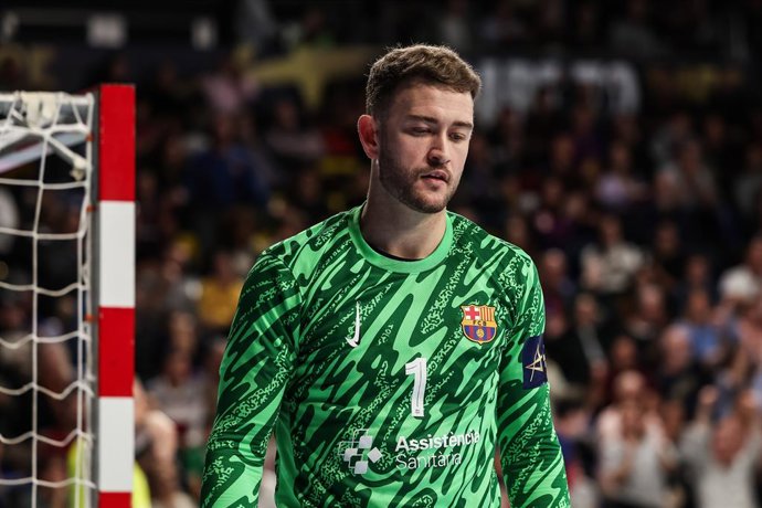 Archivo - Gonzalo Perez de Vargas do FC Barcelona observa durante a partida de handebol da EHF Champions League 2024/25, Fase de Grupos, disputada entre o FC Barcelona e o HBC Nantes no Palau Blaugrana em 21 de novembro de 2024 em Barcelona, Espanha.