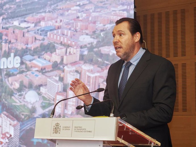 Óscar Puente presenta el proyecto de la nueva estación de Valladolid.