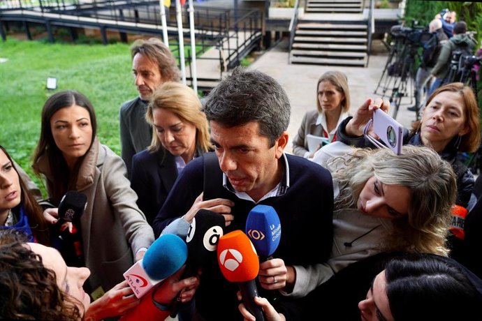 Archivo - Arxiu - El president de la Generalitat, Carlos Mazón, a la seua arribada la reunió del Centre de Coordinació Operatiu Integrat (CECOPI) de la Comunitat Valenciana