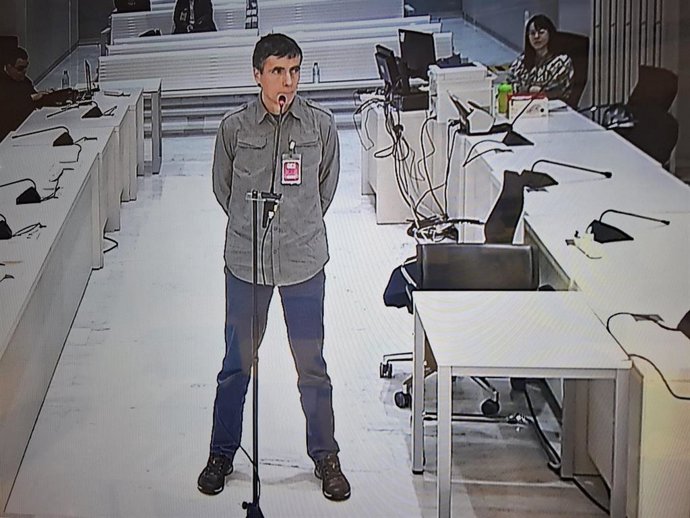 El exmiembro de ETA Ibon Fernández Iradi, alias 'Susper', durante un juicio en la Audiencia Nacional a 17 de febrero de 2025, en Madrid.