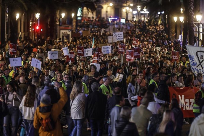 Archivo - Imagen de archivo de la manifestación del 30 de noviembre contra la gestión de Mazón en la dana