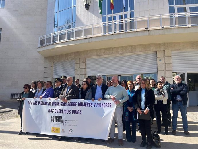 Minuto de silencio en repulsa contra la violencia de género.