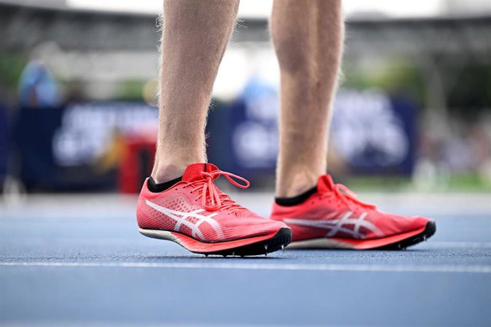 Archivo - La multinacional de material deportivo ASICS ha alcanzado unos ingresos de 1.000 millones de euros en la región de EMEA en 2024.