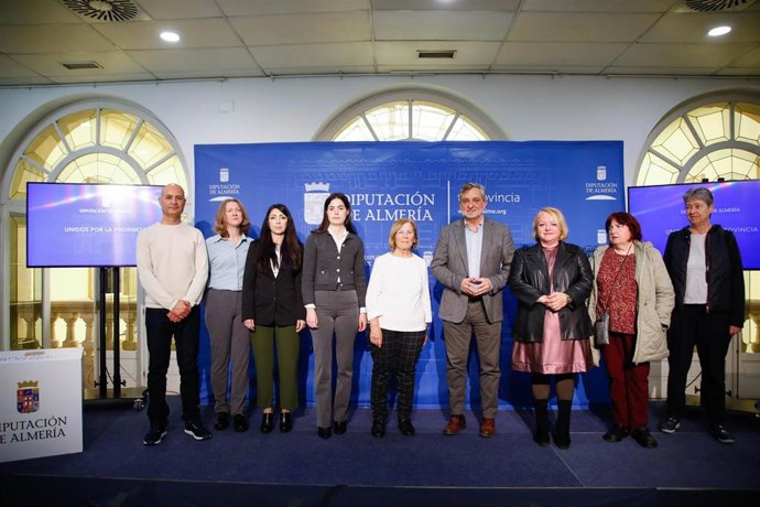 Presentación del programa de la Semana de Sensibilización 'Rompiendo barreras invisibles' con motivo del Día Internacional del Síndrome de Asperger en Almería.