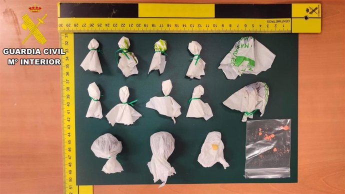 Sustancias intervenidas al detenido en un control de tráfico en Magaluf.