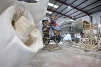 Santaeulalia y Llácer desvelan los primeros ninots de 'Fauna fallera', la falla municipal de 2025