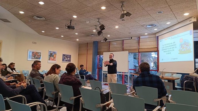 Sesión informativa sobre comunidades energéticas  en El Puerto de Santa María.