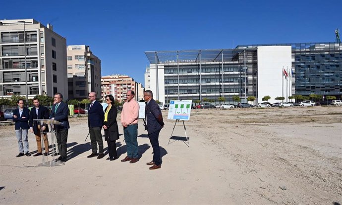 El alcalde de Murcia, José Ballesta, visita la zona