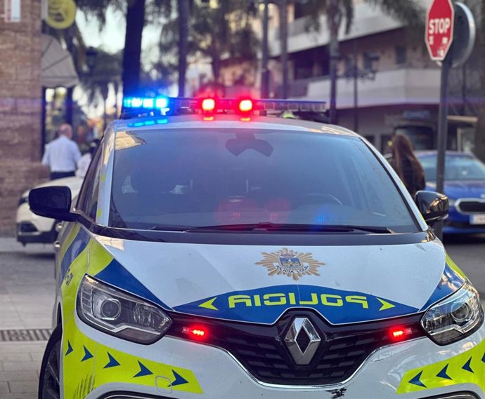 Archivo - Vehículo de la Policía Local de El Puerto de Santa María.