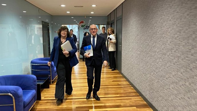 Ramiro González ha comparecido en la Comisión de Hacienda en las Juntas Generales