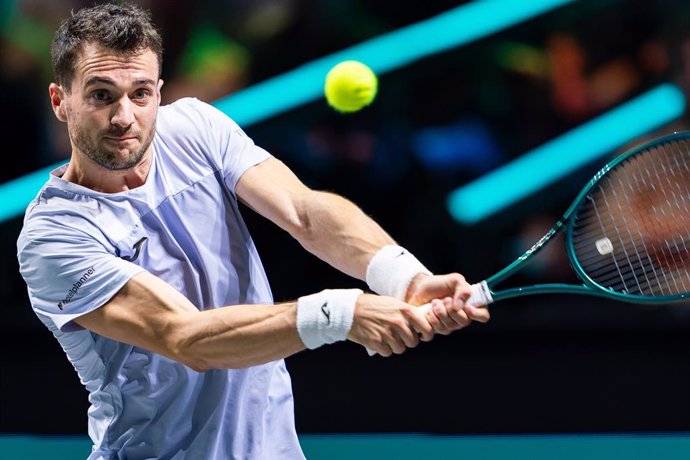 Pedro Martinez of Spain in action against Carlos Alcaraz of Spain during the ABN AMRO Open 2025, ATP 500 Tennis event on 7 february 2025 in Rotterdam, Netherlands - Photo Joris Verwijst / Orange Pictures / DPPI