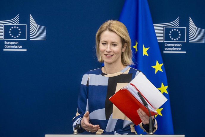 4 de fevereiro de 2025, Bruxelas, Bélgica: A Alta Representante/Vice-Presidente Kaja Kallas realiza uma coletiva de imprensa na sede da Comissão Europeia em Bruxelas, Bélgica, em 04/02/2025, após a reunião do Grupo Central sobre a criação de um tribunal e