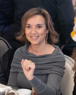 La secretaria general del PP, Cuca Gamarra, durante un desayuno informativo en el Hotel Mandarin Oriental Ritz, a 28 de enero de 2025, en Madrid (España).