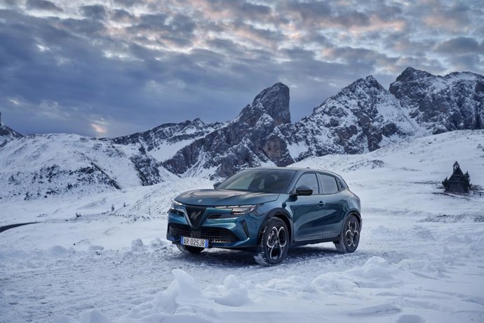 Alfa Romeo Junior Ibrida Q4.