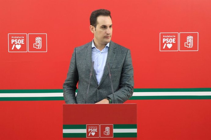 Archivo - El senador por el PSOE de Jaén José Latorre.