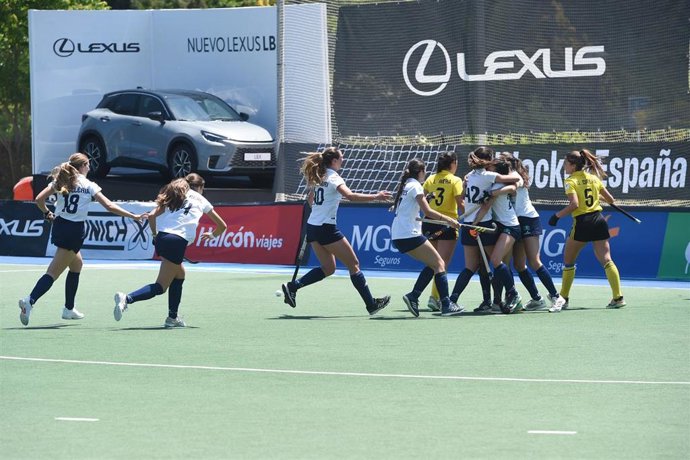 Archivo - Jugadoras en un partido Hockey 