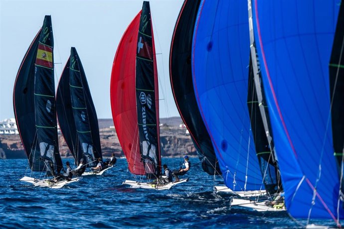 Archivo - Los barcos de la clase 49er en la Lanzarote International Regatta