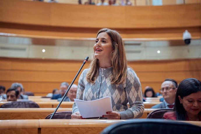 La senadora del PP, María del Rocío Divar Conde, interviene durante una sesión de control al Gobierno en el Senado.