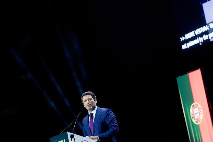 Archivo - Imagen de archivo del líder del partido de extrema derecha de Portugal Chega, André Ventura, en un acto de Vox en Madrid