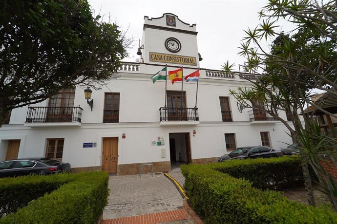 Archivo - Fachada del Ayuntamiento de Tarifa.