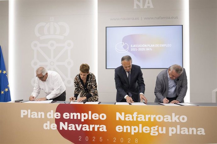 Firma del Plan de Empleo 2025-2028 entre el Gobierno de Navarra, CEN, UGT y CCOO