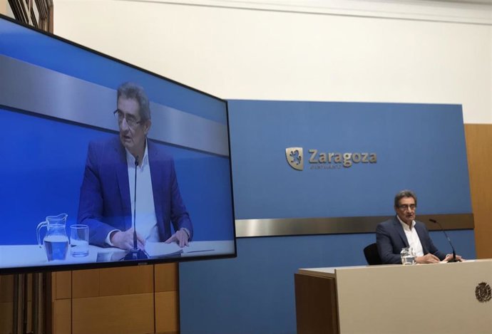 Archivo - El portavoz del grupo municipal de VOX en el Ayuntamiento de Zaragoza, Julio Calvo,