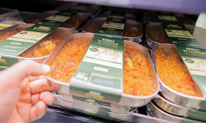 ARROZ DE VERDURAS EN BANDEJA Y EL NUEVO CÓDIGO QR