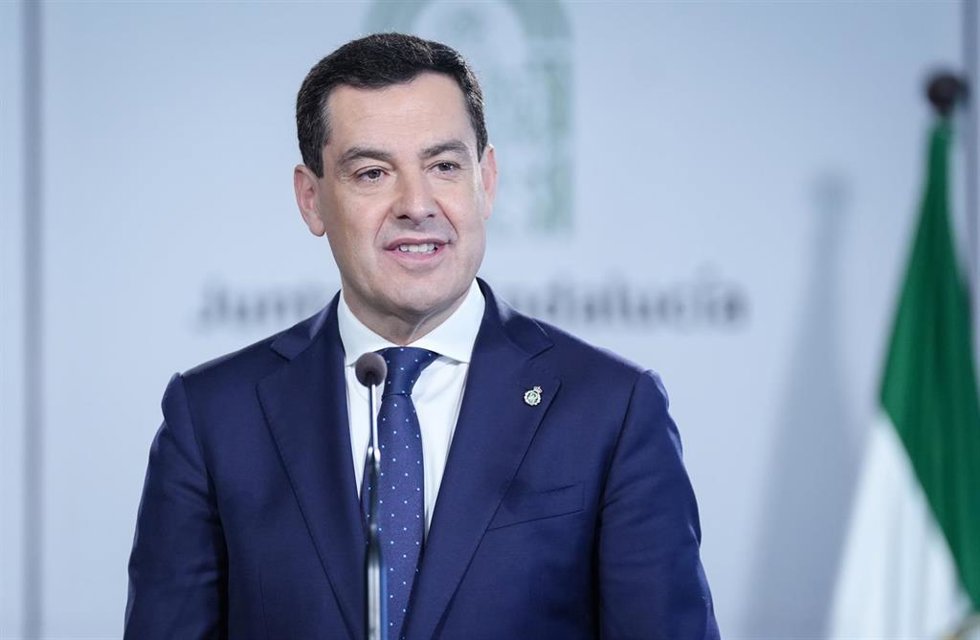El presidente de la Junta de Andalucía, Juanma Moreno, interviene   durante la presentación del Proyecto CREA. A 12 de febrero de 2025, en Sevilla (Andalucía, España). (Foto de archivo).
