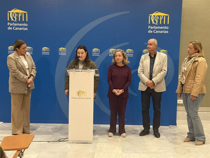 María Luis, representante de Aspercan, en la lectura del manifiesto de Asperger España con motivo del 'Día Internacional del Síndrome de Asperger'